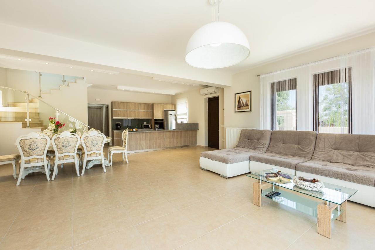 Eudora Luxury Stone Villa 알미리다 외부 사진